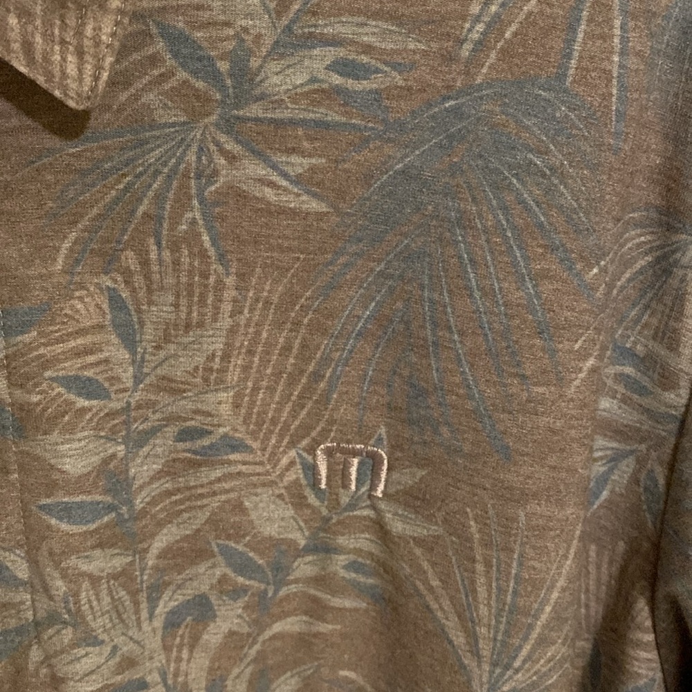 Mens Travis Mathew logo’d golf shirt, size Large. Subtle palm print. - Picture 3 of 7